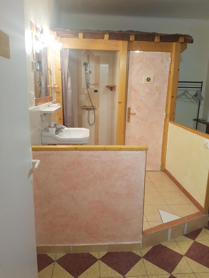 Les Belles Nuits Bed & Breakfast Le Bousquet-d'Orb Екстериор снимка