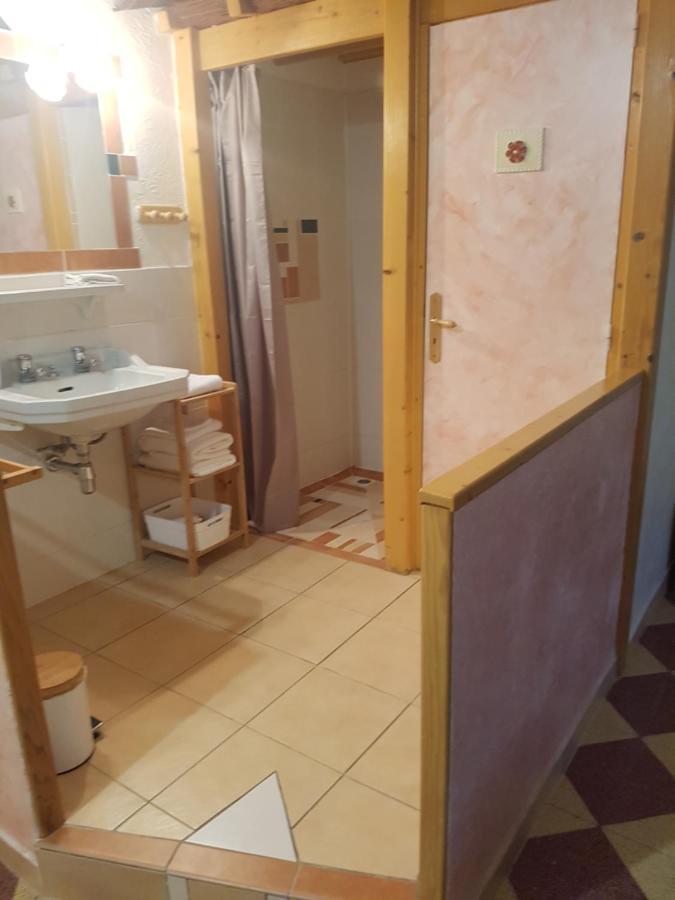Les Belles Nuits Bed & Breakfast Le Bousquet-d'Orb Екстериор снимка